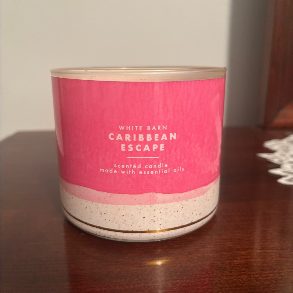 Bath & Body Works Caribbean Escape Candle - Pink and White